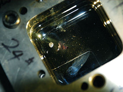 <a href='http://m.ewait.cn/product/3.htm' class='text_a'>模具激光焊機</a>修復鏡面模具效果